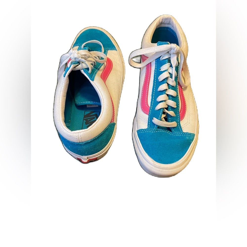 Women’s Vans - Picture 4 of 6